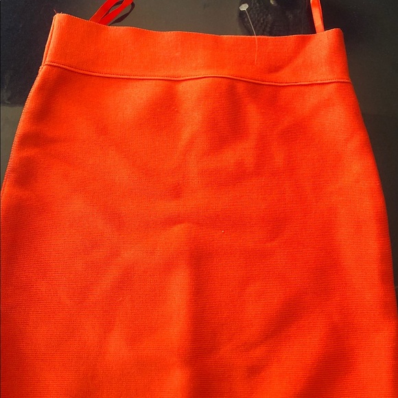 *New-* BCBG MAXAZRIA SKIRT - Picture 2 of 7